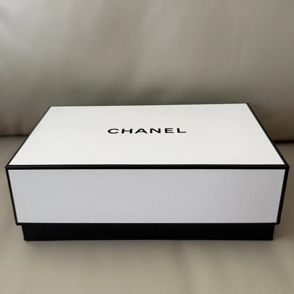 Gift Box - Picture 2 of 3